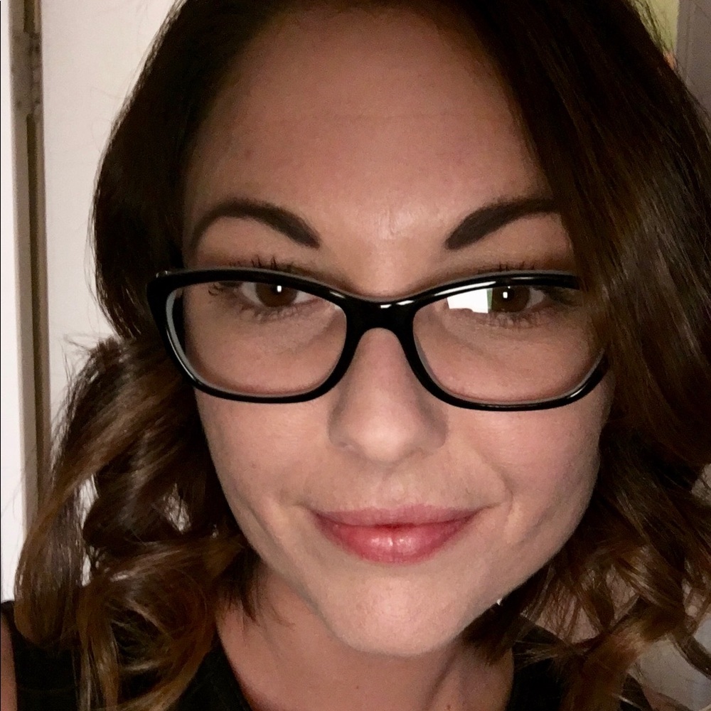 Meet your Posher, Abby